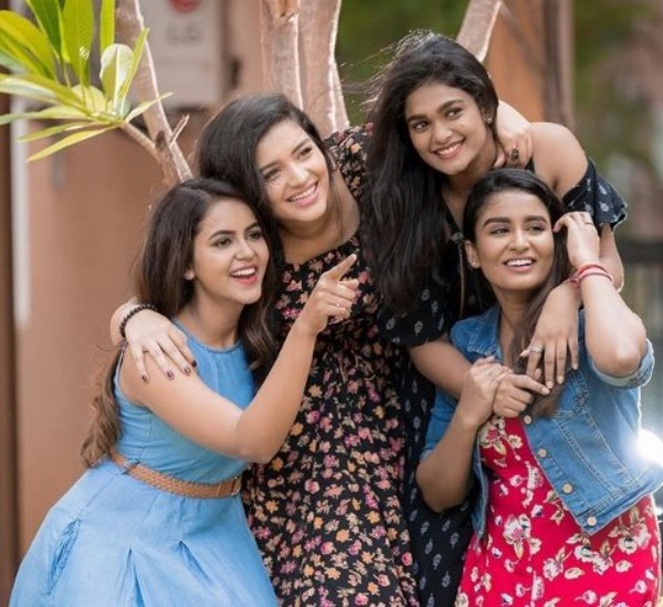 சின்னத்திரை நட்புகள் 