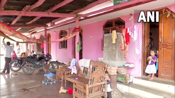 விசித்திரமான வீடு