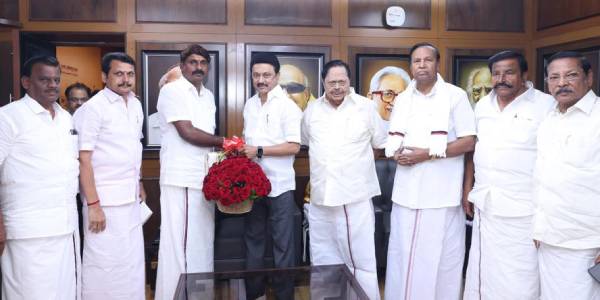 பாதுகாத்த வேலுமணி