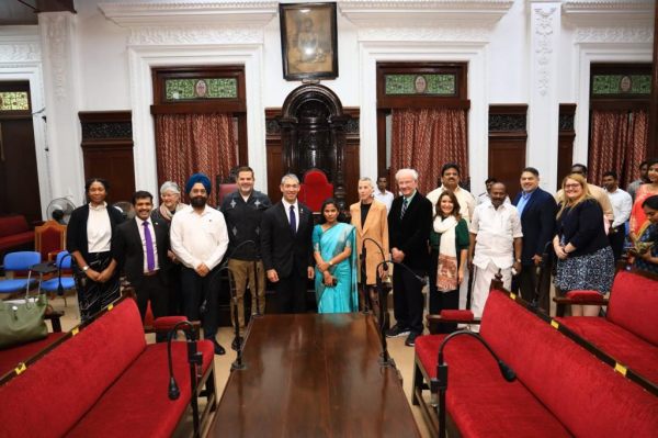  குழுவுடன் சந்திப்பு 