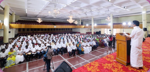 கடுமையாக பாடுபட வேண்டும்