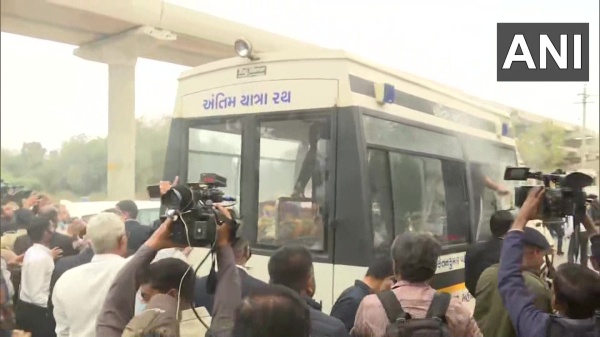 பெண்கள் கூட்டம்