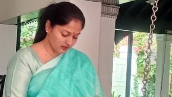 காயத்ரி புகார் காயத்ரி புகார்