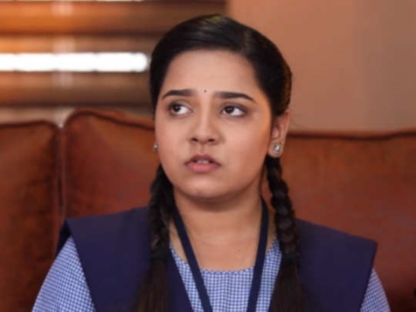 வெறுப்பேத்தும் இனியா