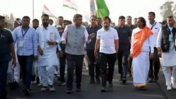 காங்கிரஸ் விமர்சனம் 