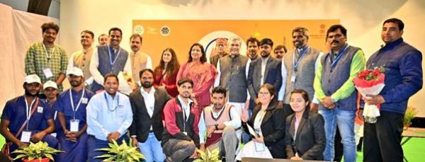 தமிழ் மாணவர்கள் தமிழ் மாணவர்கள்