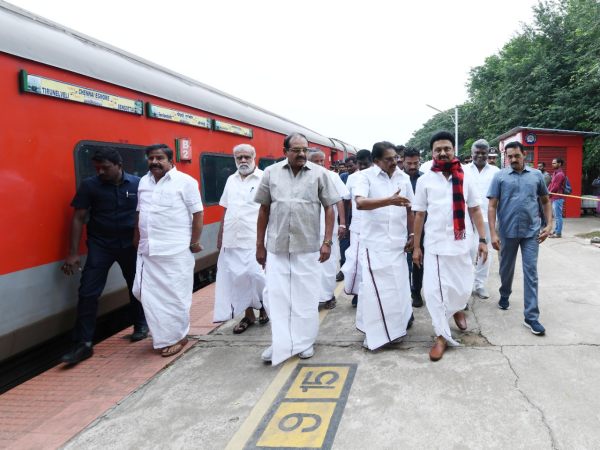 சாலை வழிப் பயணம் 