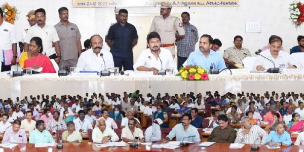 குறிப்பெடுத்த உதயநிதி குறிப்பெடுத்த உதயநிதி