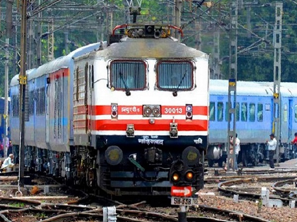 பலரும் விரும்பும் ரயில் பயணம் 