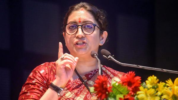 ஸ்மிருதி இரானி பற்றி கருத்து 