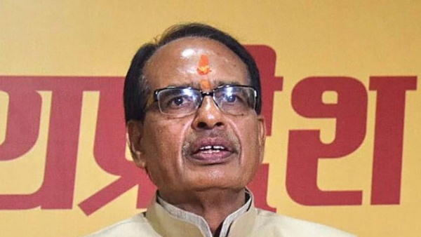 தனியாக சுற்றிய முதல்வர்