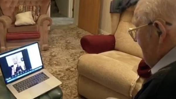 உணர்ச்சிகரமான முதல் வீடியோ கால்