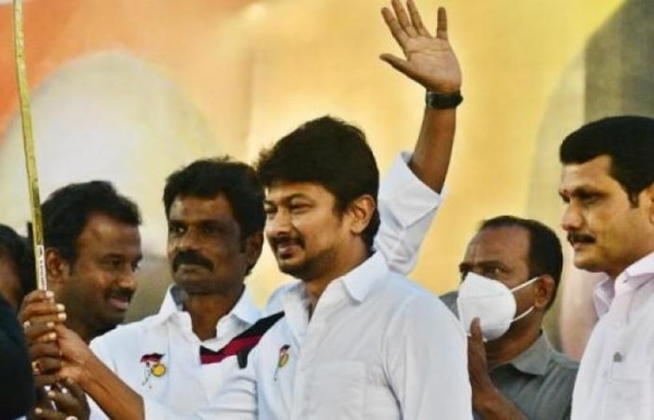 அறை எத்தனை அடி 
