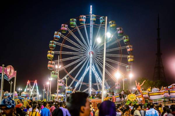 ஃபன் வேர்ல்டு ரிசார்ட்ஸ் 