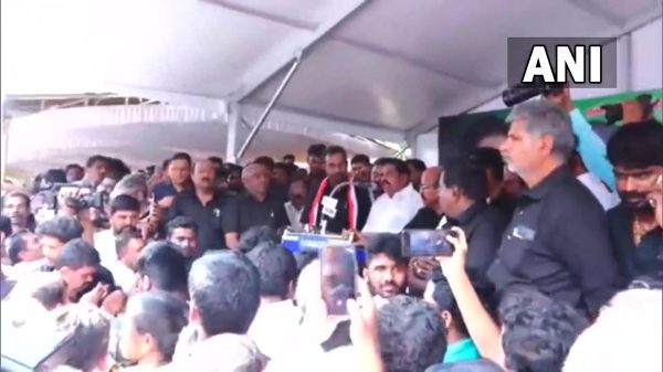 மாஜிக்களுக்கு மைலேஜ் 