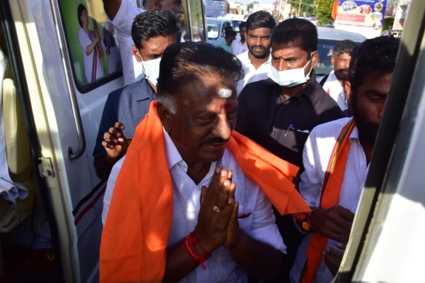  காவித்துண்டு