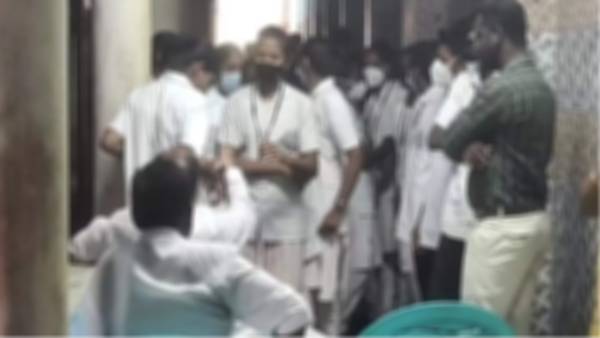  நொறுங்கிய பைக் 