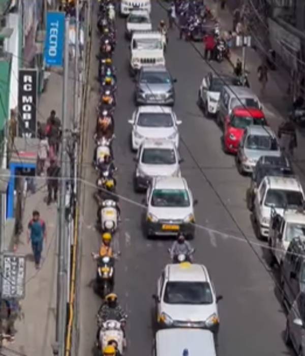 இப்டி ஒரு ரோடா?