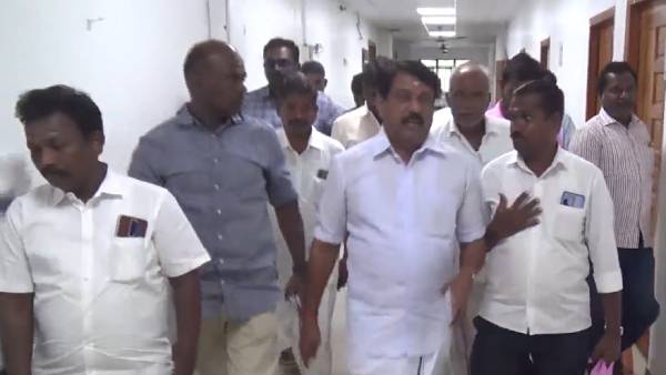 அதிமுக கூட்டணியில் உள்ளோம்