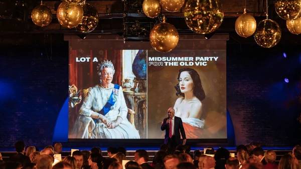 பிரிட்டன் இளவரசி டூ ஜேம்ஸ் பாண்ட்