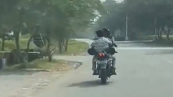 இணையத்தில் பரவிய வீடியோ இணையத்தில் பரவிய வீடியோ