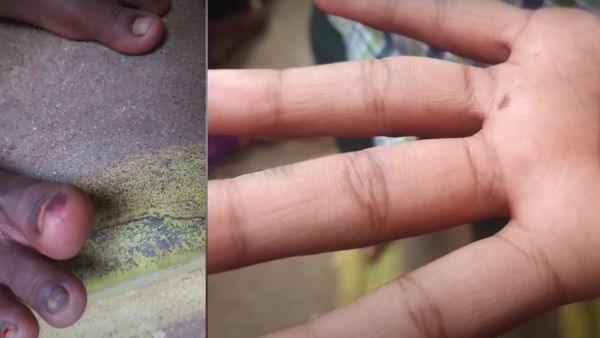  கழிவறையை சுத்தம் செய்த மாணவர்கள் 