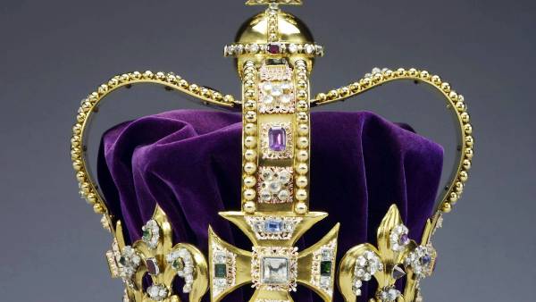  350 ஆண்டு பழமையான எட்வர்ட் மகுடம்