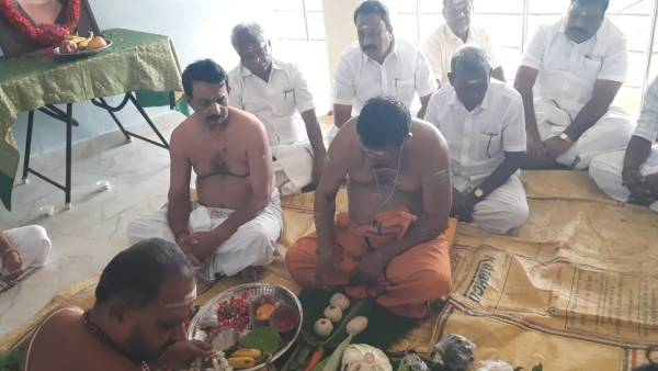 ஈபிஎஸ் - ஓபிஎஸ் 