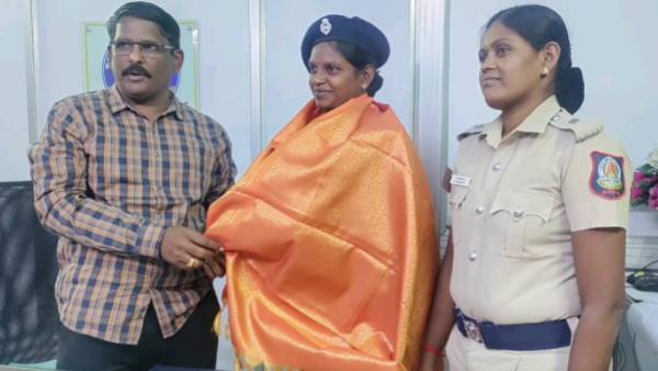 குவியும் பாராட்டு குவியும் பாராட்டு