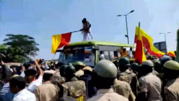  மீண்டும் போராட்டம் 