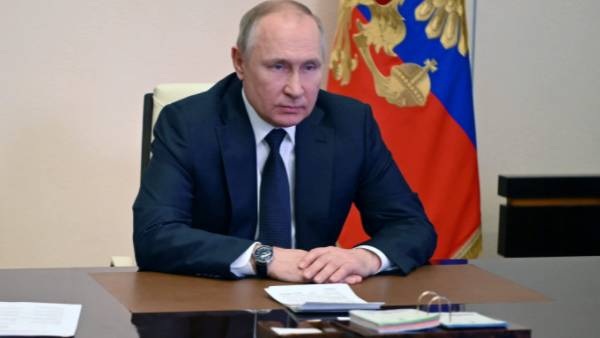 புதின் எதிர்ப்பு