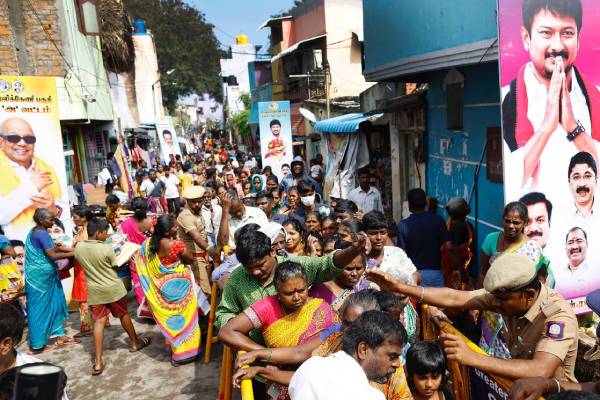 மிக உரிமையாக 