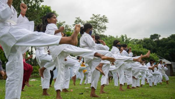 ஒரே அடியில்.. 