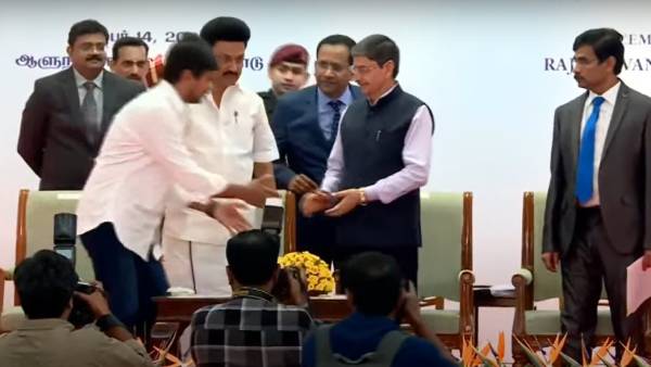  உதயநிதி ஸ்டாலின் பதவியேற்பு