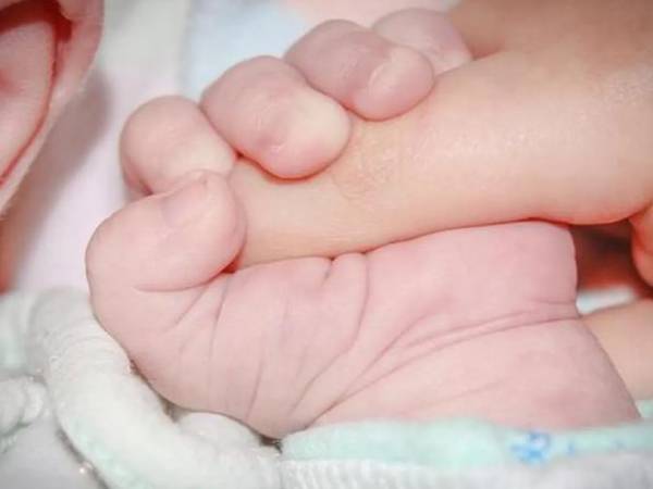  மனிதாபிமானி