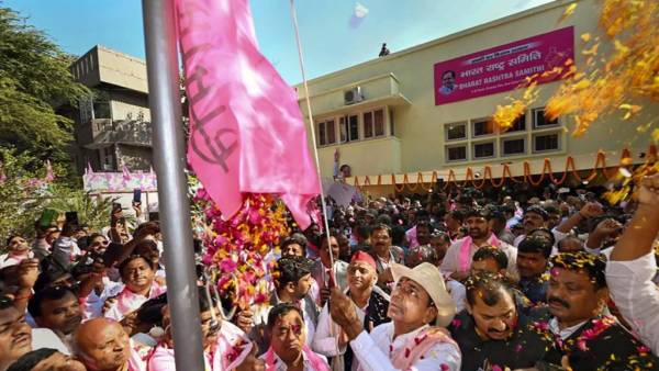 டெல்லியில் கட்சி அலுவலகம் திறப்பு 