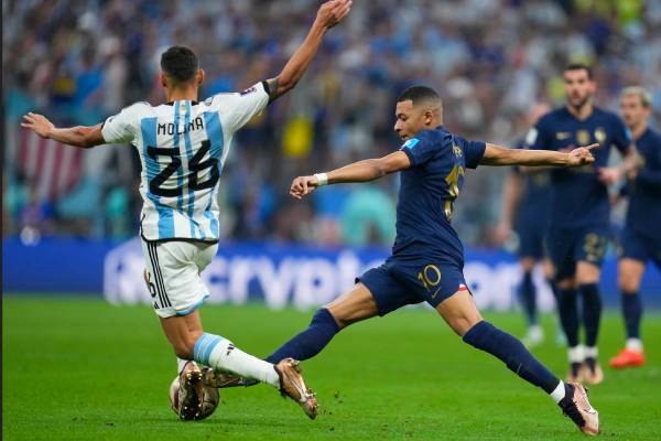  அனல் பறந்தது