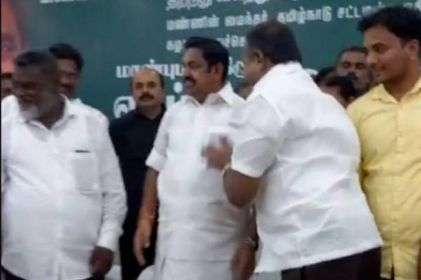  படக் படக் 