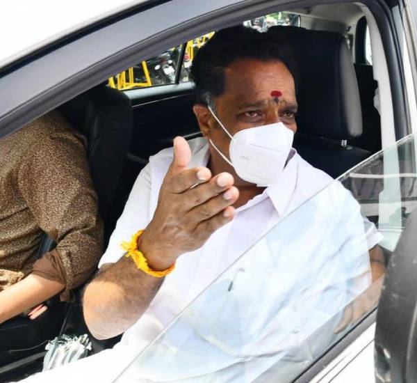 மோதல்-அதிமுகவினர் மீது வழக்கு மோதல்-அதிமுகவினர் மீது வழக்கு