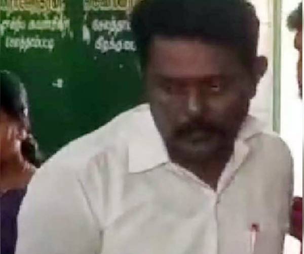 பாத்ரூமில் 