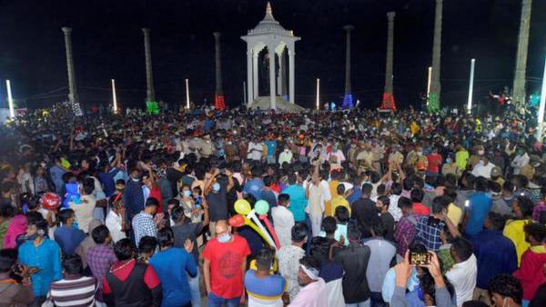 புத்தாண்டு கொண்டாட்டம் 