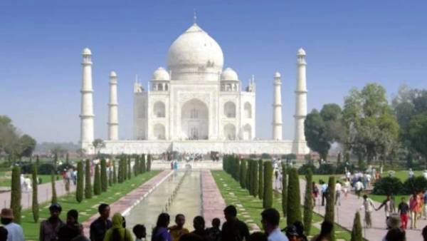 ரூ.1 கோடிக்கும் மேல் வரி கட்டக் கோரி ரூ.1 கோடிக்கும் மேல் வரி கட்டக் கோரி