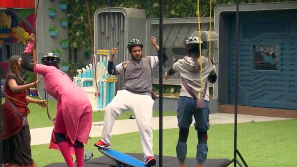 ரசிகர்களின் கண்ணில் பட்ட செயல் ரசிகர்களின் கண்ணில் பட்ட செயல்