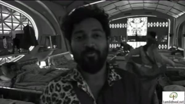 விக்ரமனின் ஆடை 