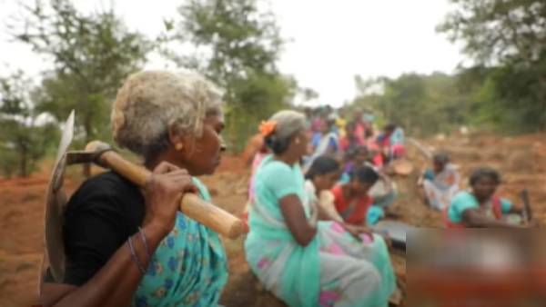 4 லட்சத்து 52 ஆயிரம் ரூபாய் 4 லட்சத்து 52 ஆயிரம் ரூபாய்