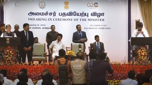 உதயநிதிக்கு அமைச்சர் பதவி உதயநிதிக்கு அமைச்சர் பதவி
