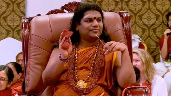 காவி உடையில் கவர்ச்சி நடனம் காவி உடையில் கவர்ச்சி நடனம்