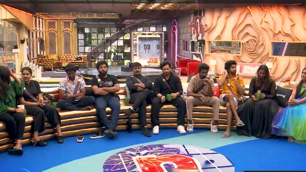 கடைசி இடத்தில் இருந்த போட்டியாளர்கள்