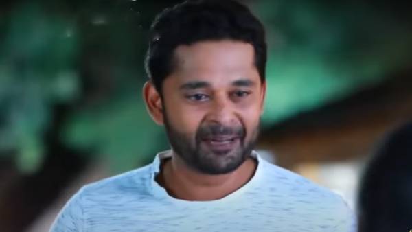 சிரித்து வெறுப்பேற்றும் பாரதி