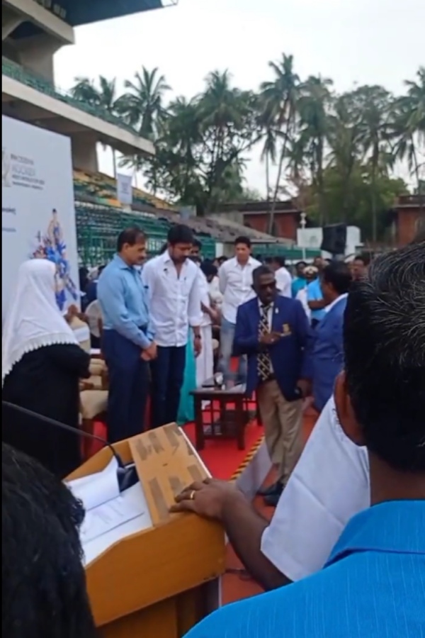 முன்னாள் வீரர்கள் 